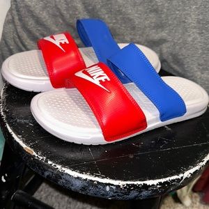 New Nike slides Sz 8. USA